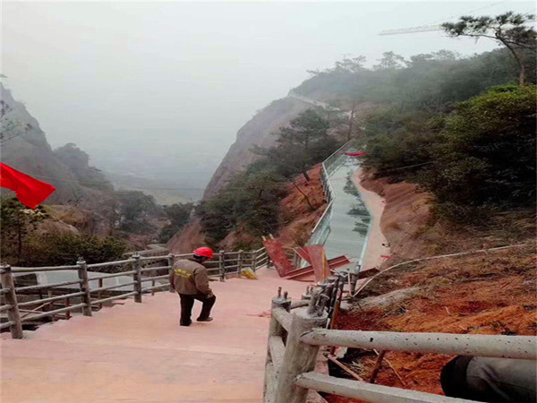 3D碎裂效果栈道LED屏 3D碎裂效果栈道LED屏