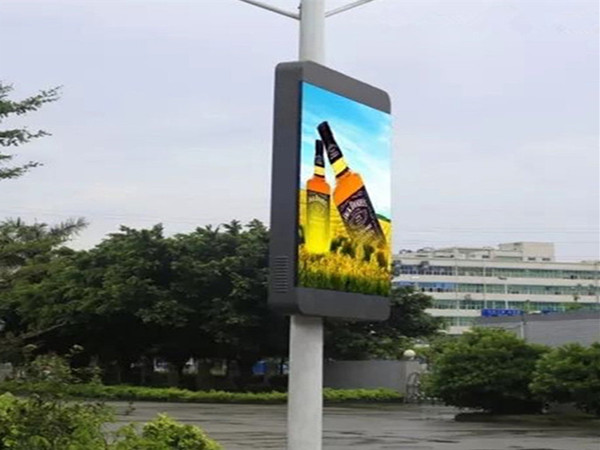 5G LED灯杆屏:开启城市精细化管理新纪元